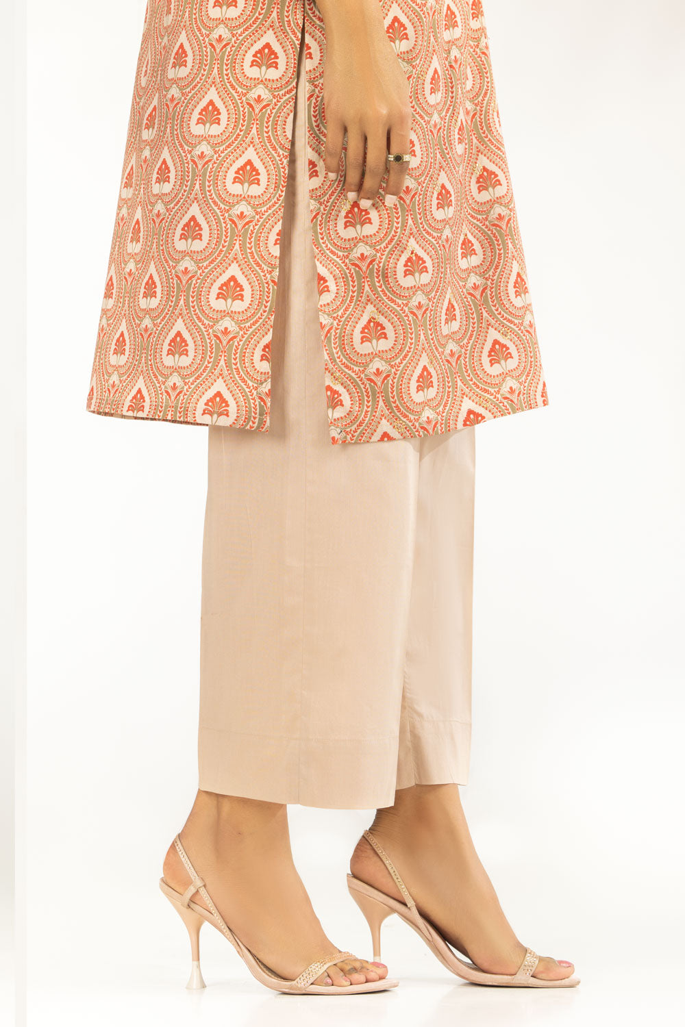 3Pc Lawn Printed Suit With Embroidered