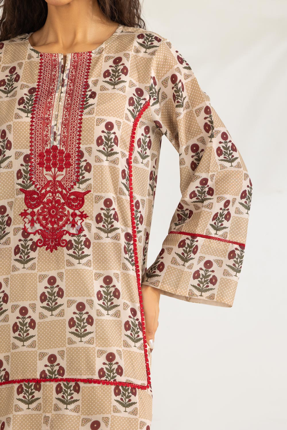 3Pc Lawn Printed Suit With Embroidered