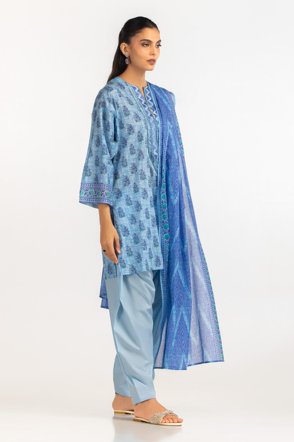 3Pc Lawn Printed Suit With Embroidered