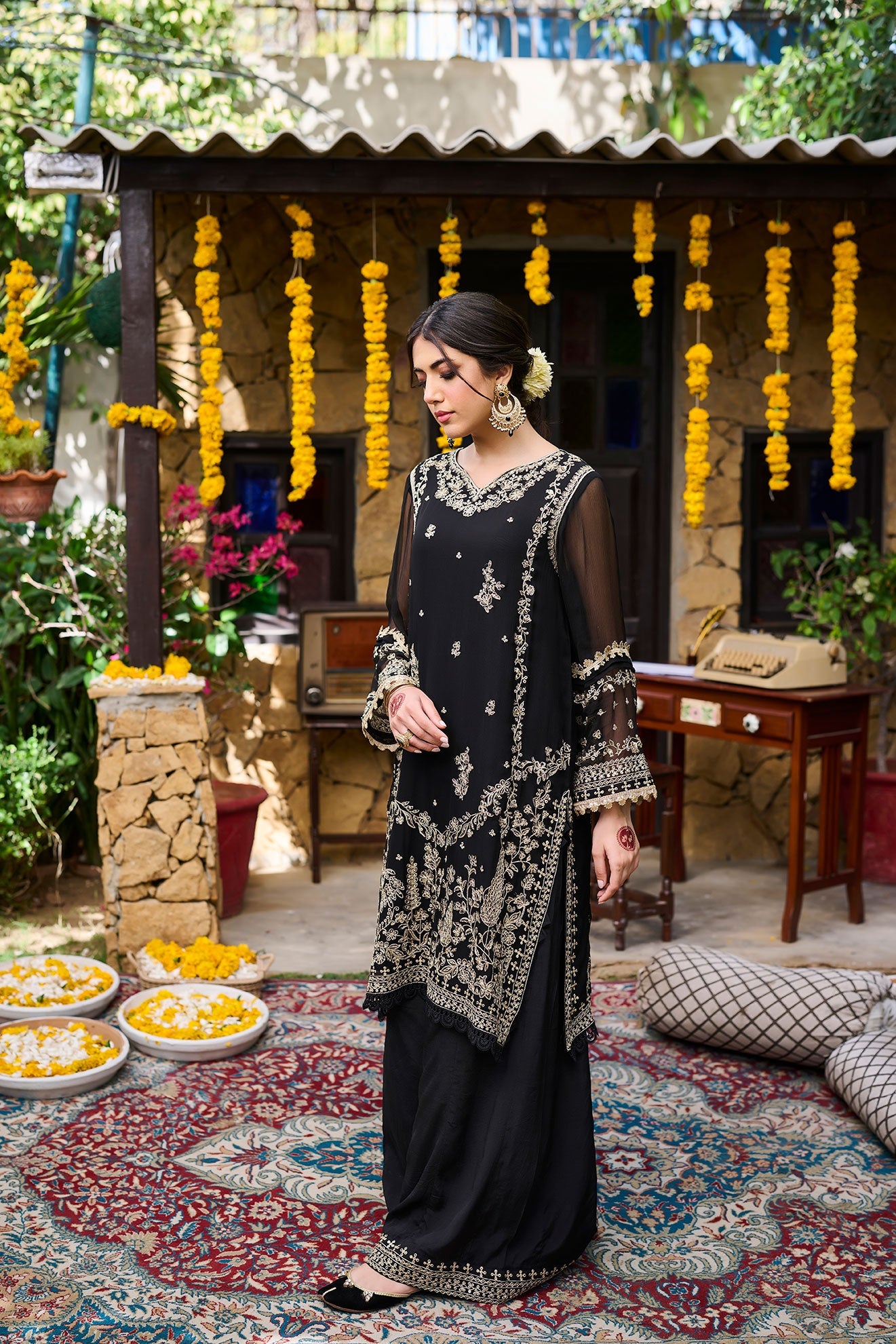 Ss24Da-2270 Black 2Pcs Embroidered Kurta With Trouser