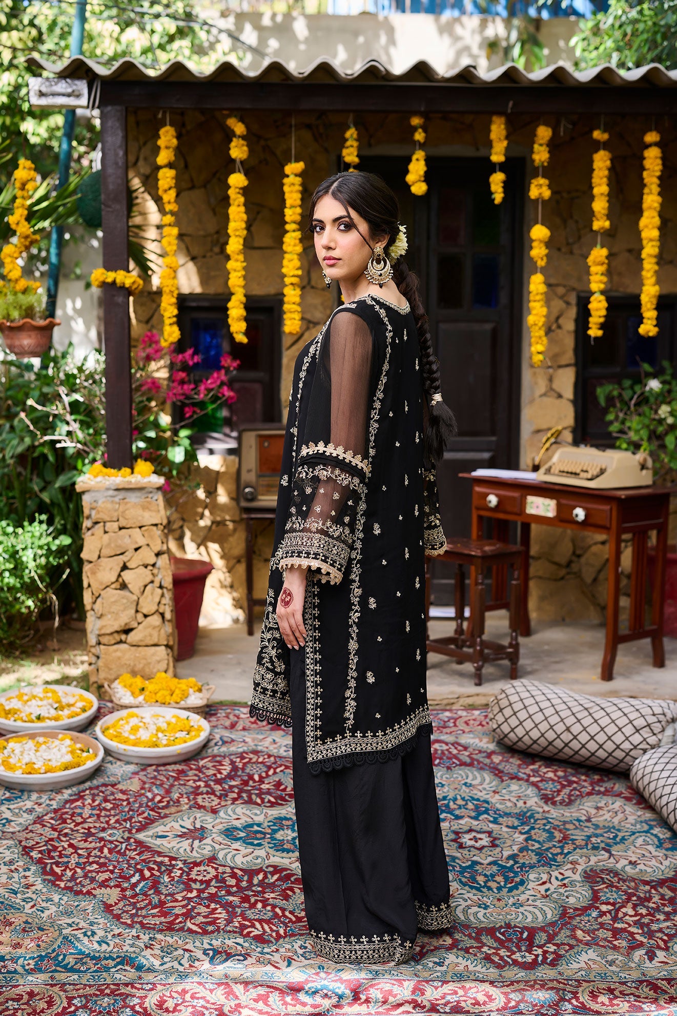 Ss24Da-2270 Black 2Pcs Embroidered Kurta With Trouser