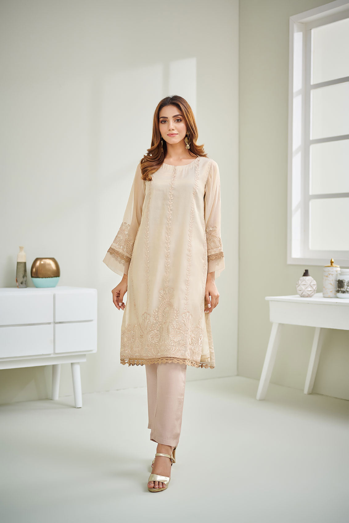 Da-1595 Beige Embroidered Kurta