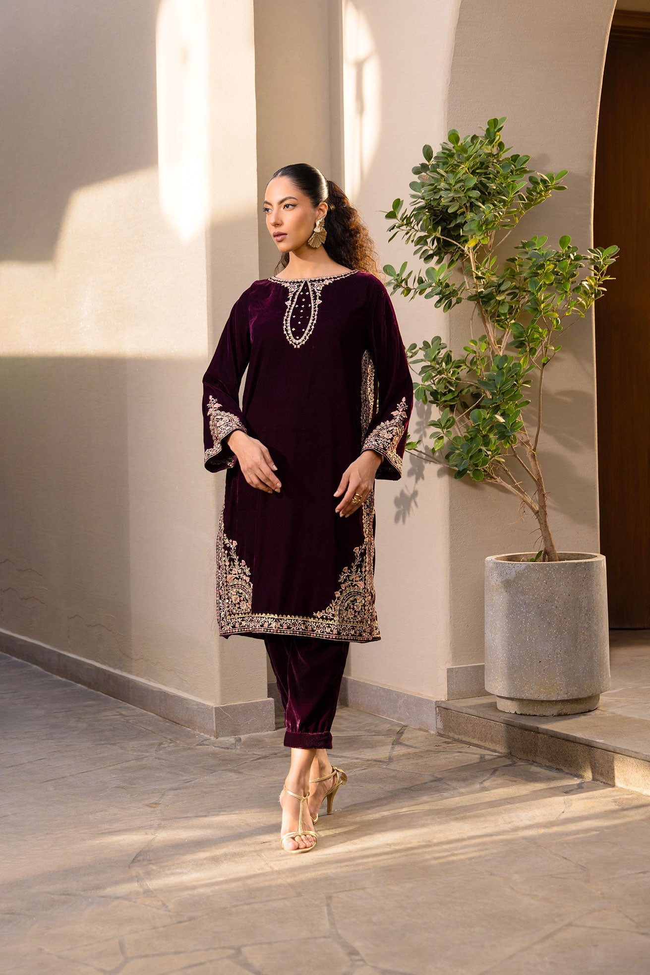 Fw24Da-2604 Plum 2Pcs Embroidered Kurta With Dupatta