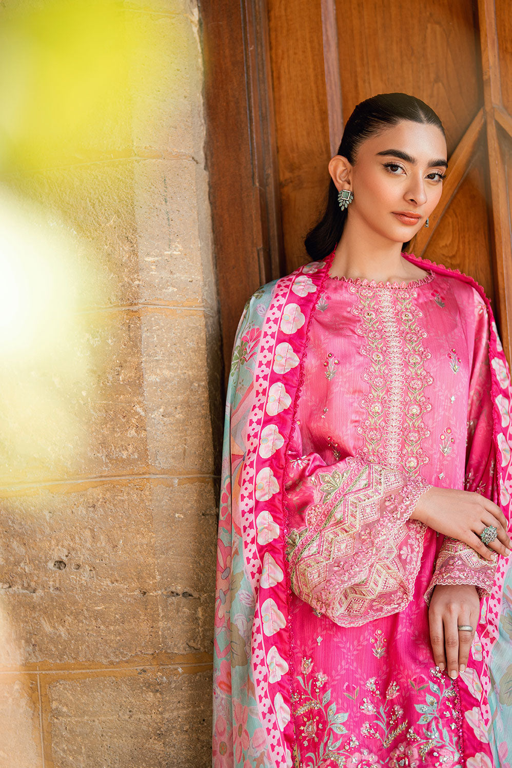 Ss26Da-2900 Pink 2Pcs Hand Embellished Kurta With Trouser