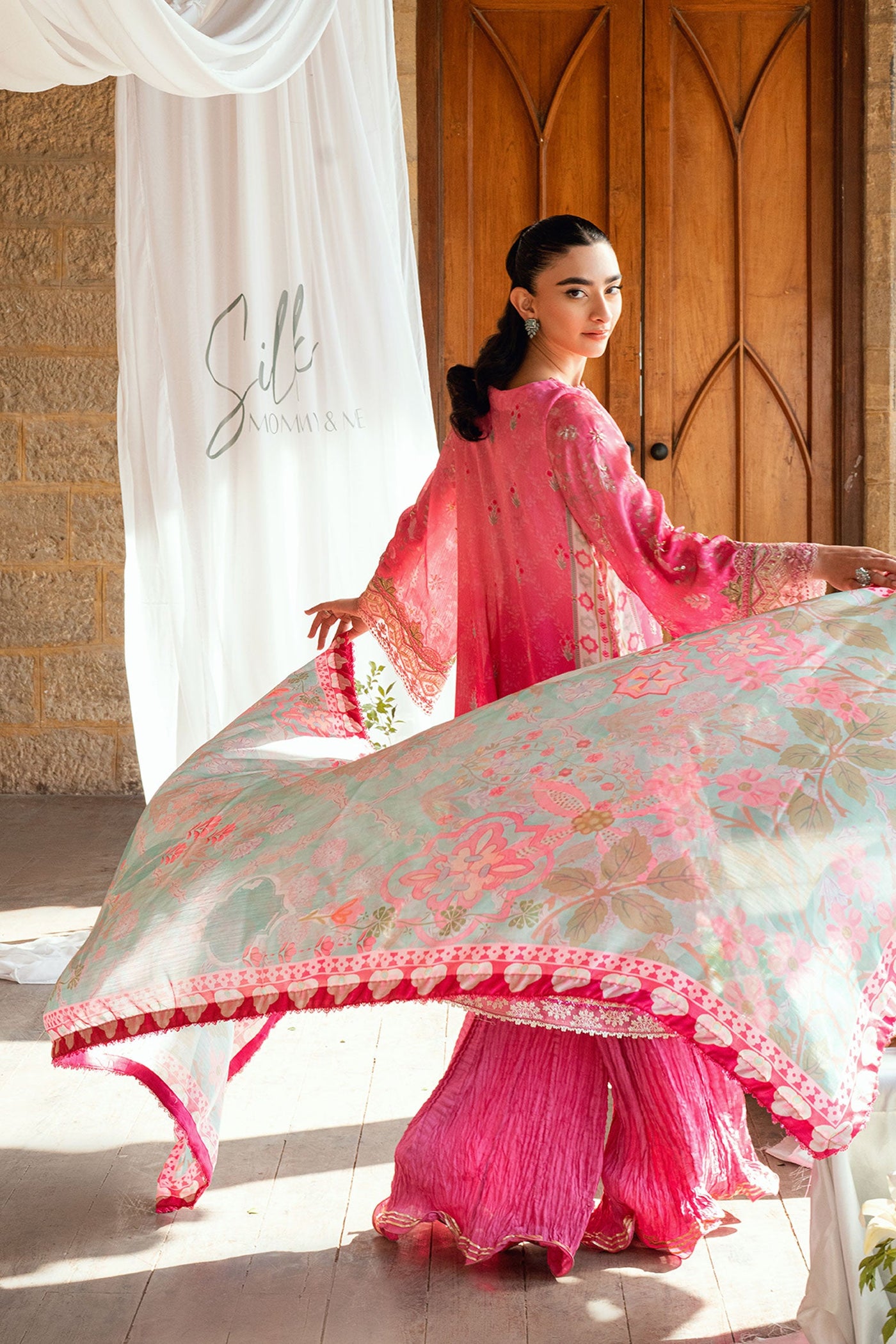 Ss26Da-2900 Pink 2Pcs Hand Embellished Kurta With Trouser
