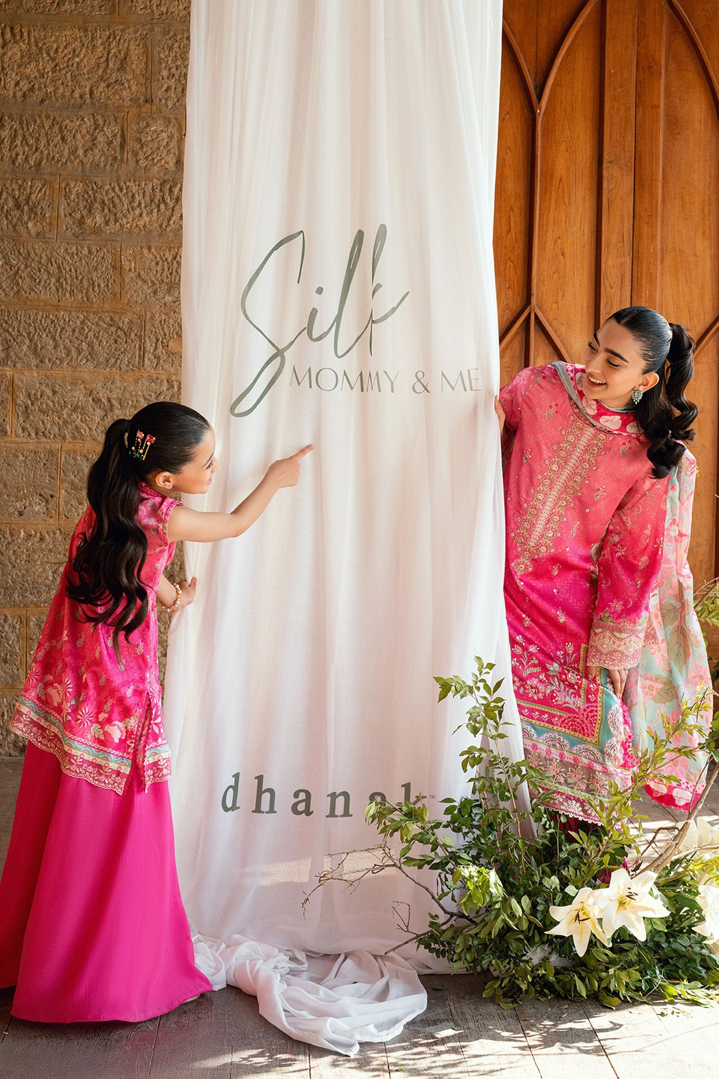 Ss26Da-2900 Pink 2Pcs Hand Embellished Kurta With Trouser