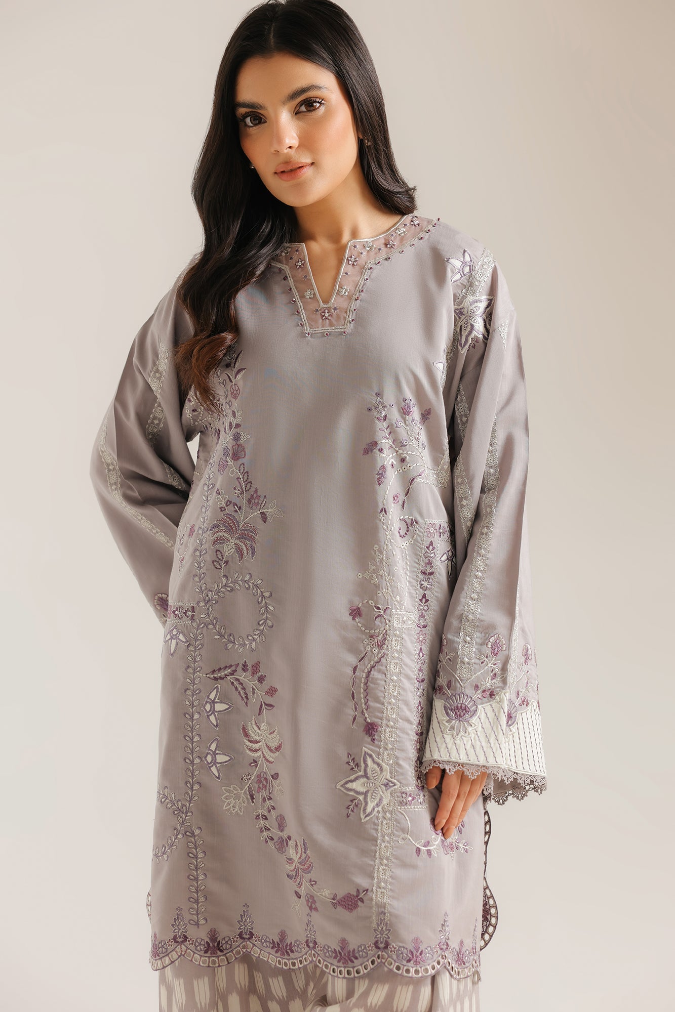 Embroidered Suit (E4090/103/514)