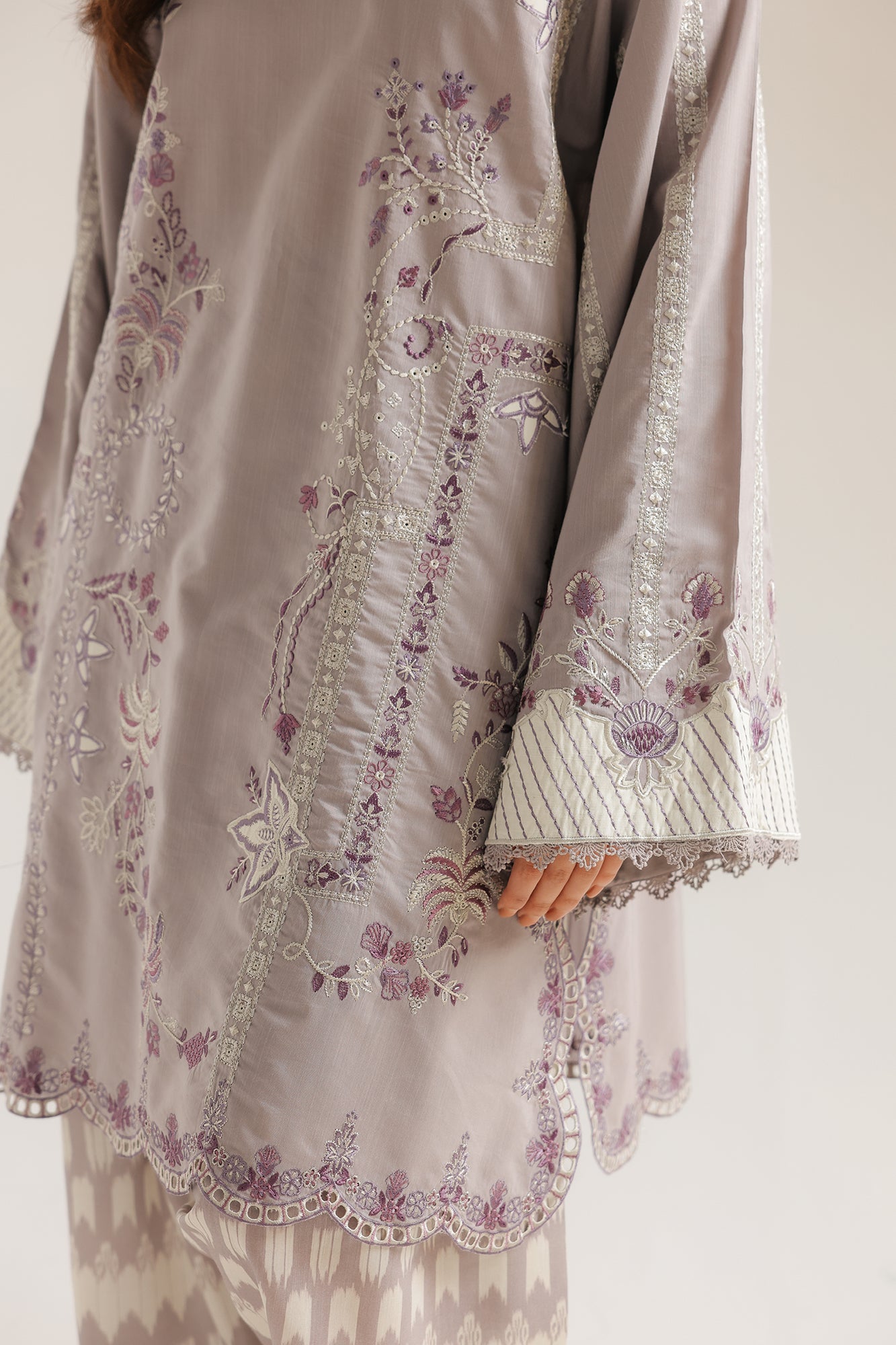 Embroidered Suit (E4090/103/514)