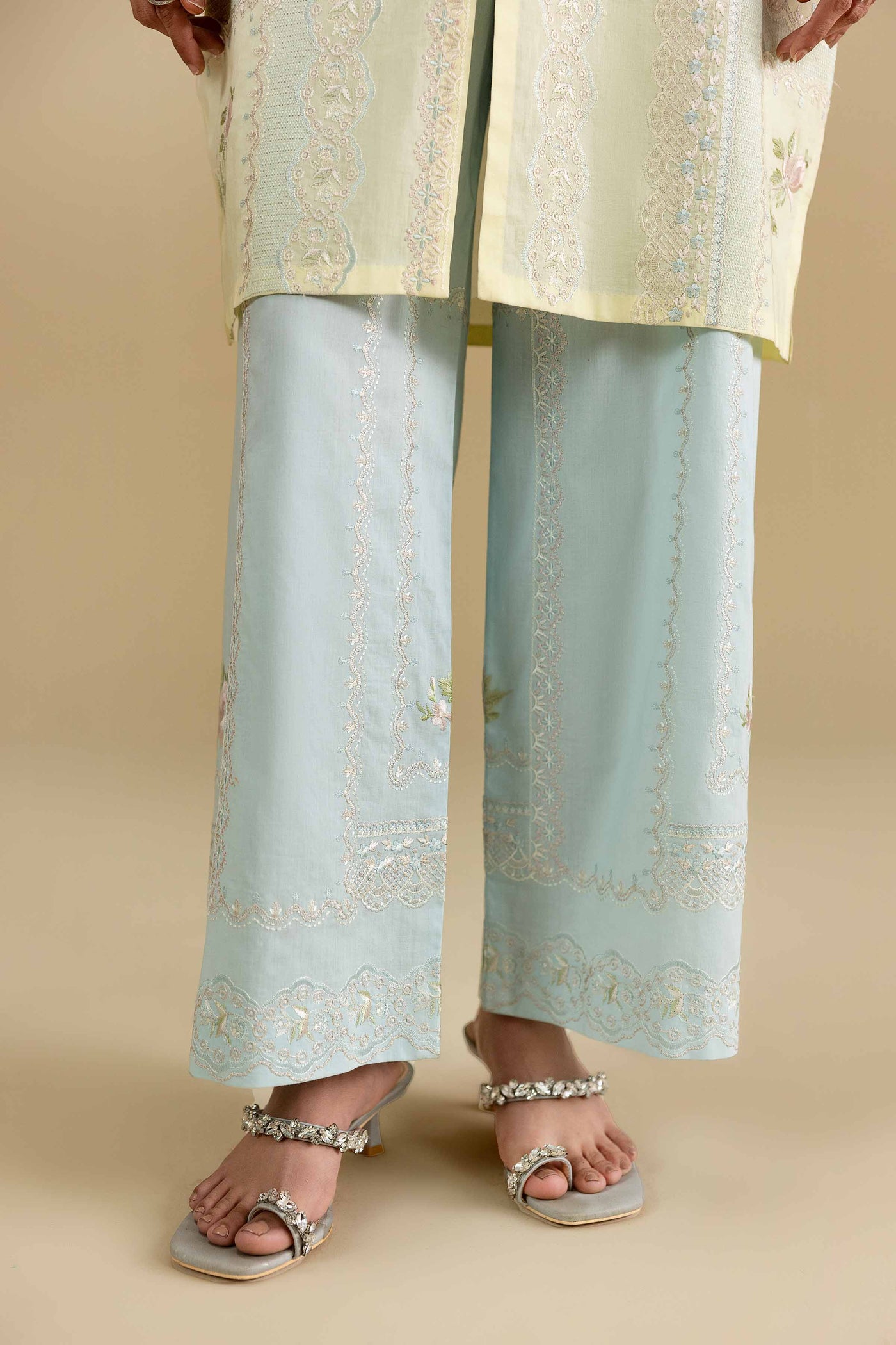 2 Piece - Embroidered Suit - Kfe26-33