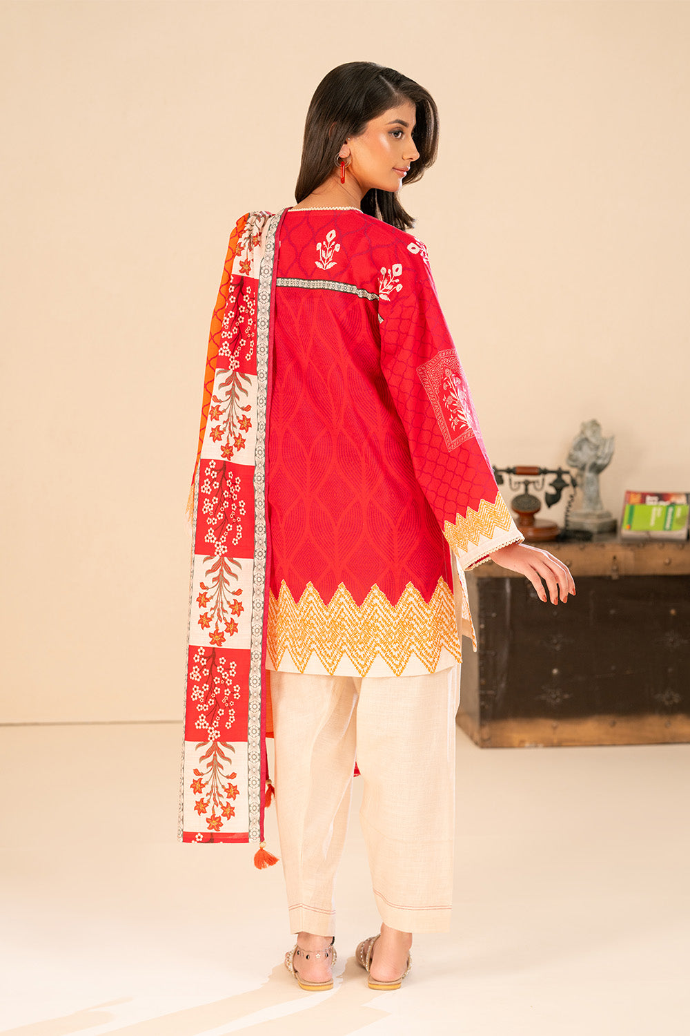 3 Piece Printed Khaddar Suit With Dupatta