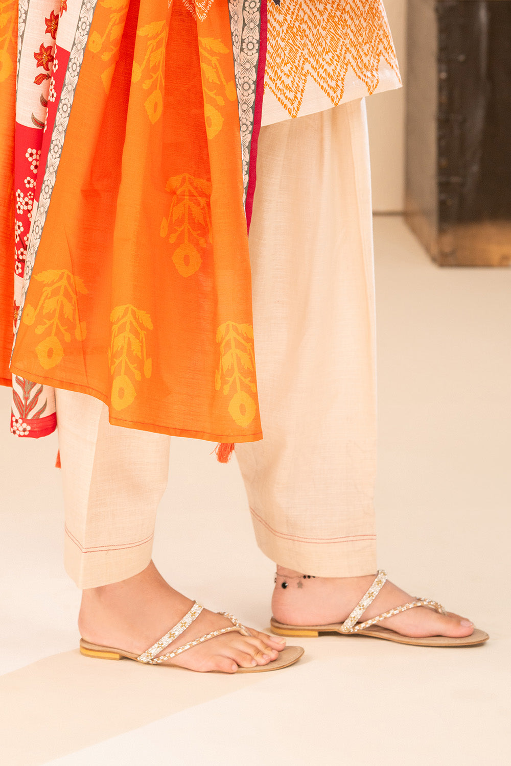3 Piece Printed Khaddar Suit With Dupatta