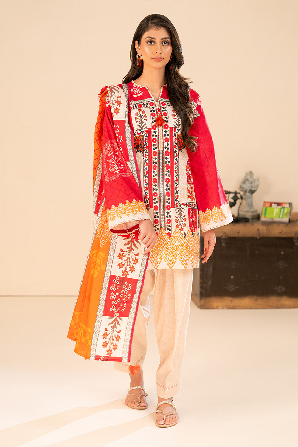 3 Piece Printed Khaddar Suit With Dupatta
