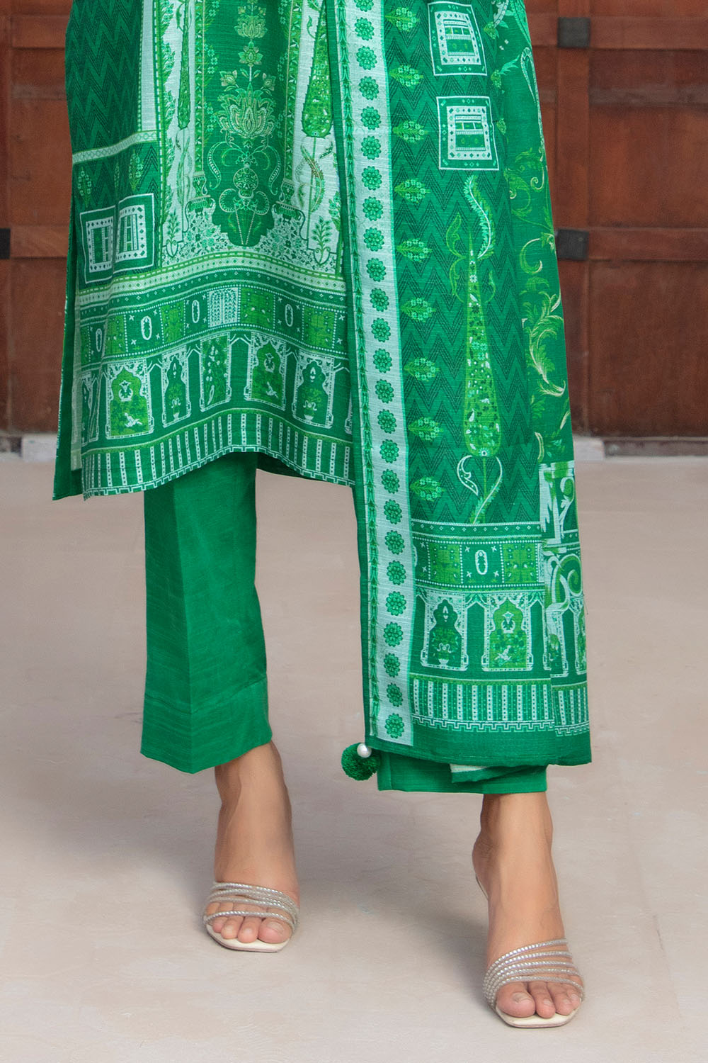 https://cdn.shopify.com/s/files/1/0706/3253/8159/files/Khaddar-Dupatta-Khaddar-Shirt-Dyed-Trouser-Gulahmed-WNS-52044-Bottom.jpg?v=1762594827