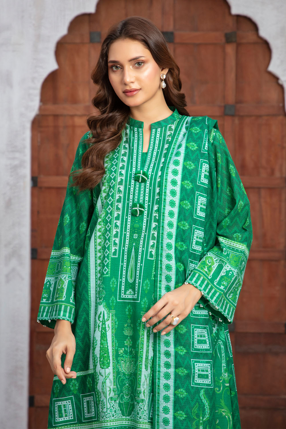 https://cdn.shopify.com/s/files/1/0706/3253/8159/files/Khaddar-Dupatta-Khaddar-Shirt-Dyed-Trouser-Gulahmed-WNS-52044-Close-1.jpg?v=1762594743