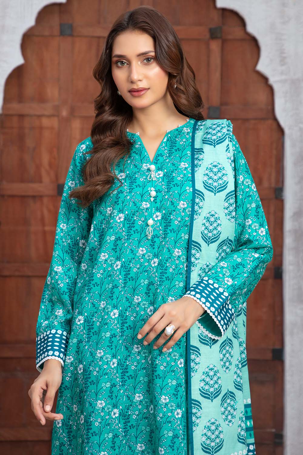 https://cdn.shopify.com/s/files/1/0706/3253/8159/files/Khaddar-Dupatta-Khaddar-Shirt-Dyed-Trouser-Gulahmed-WNS-52045-Close-1.jpg?v=1774867189