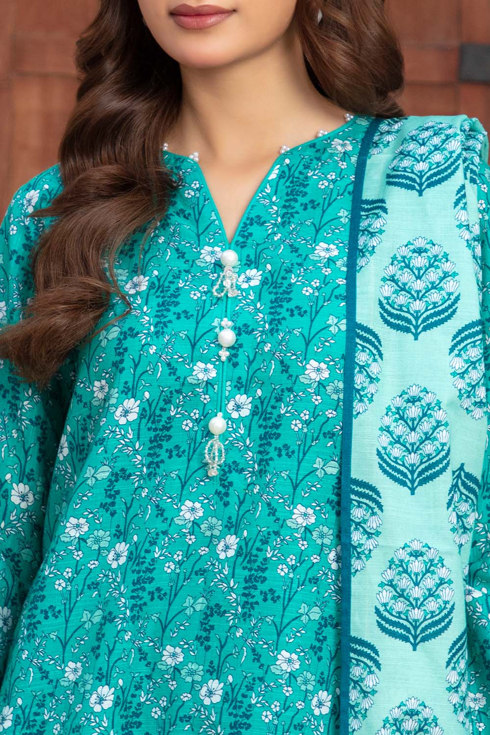 https://cdn.shopify.com/s/files/1/0706/3253/8159/files/Khaddar-Dupatta-Khaddar-Shirt-Dyed-Trouser-Gulahmed-WNS-52045-Close.jpg?v=1774867189