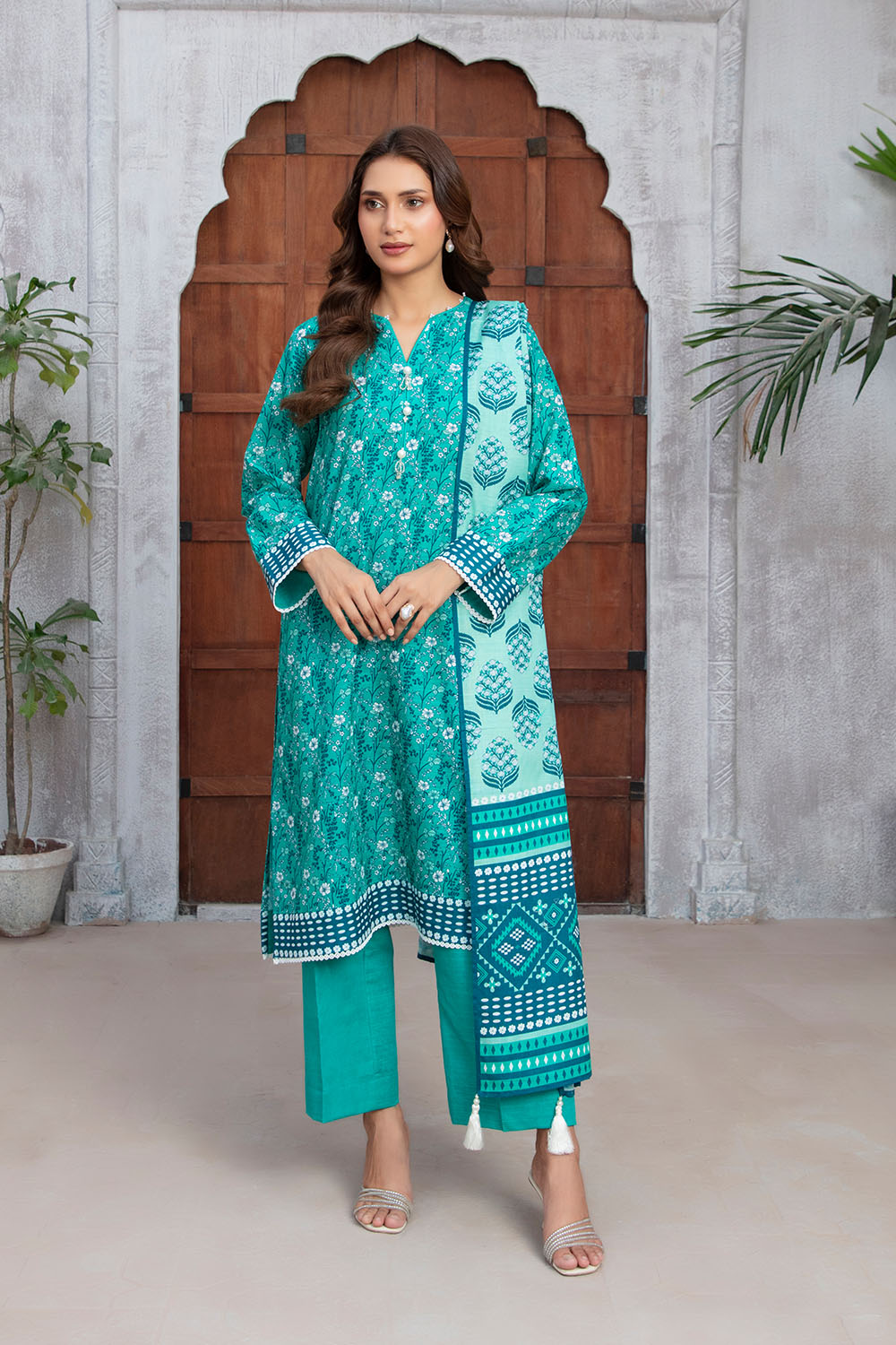 https://cdn.shopify.com/s/files/1/0706/3253/8159/files/Khaddar-Dupatta-Khaddar-Shirt-Dyed-Trouser-Gulahmed-WNS-52045-Front-1.jpg?v=1774867189