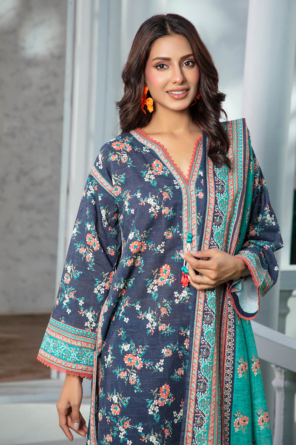 3 Piece Khaddar Suit With Dupatta
