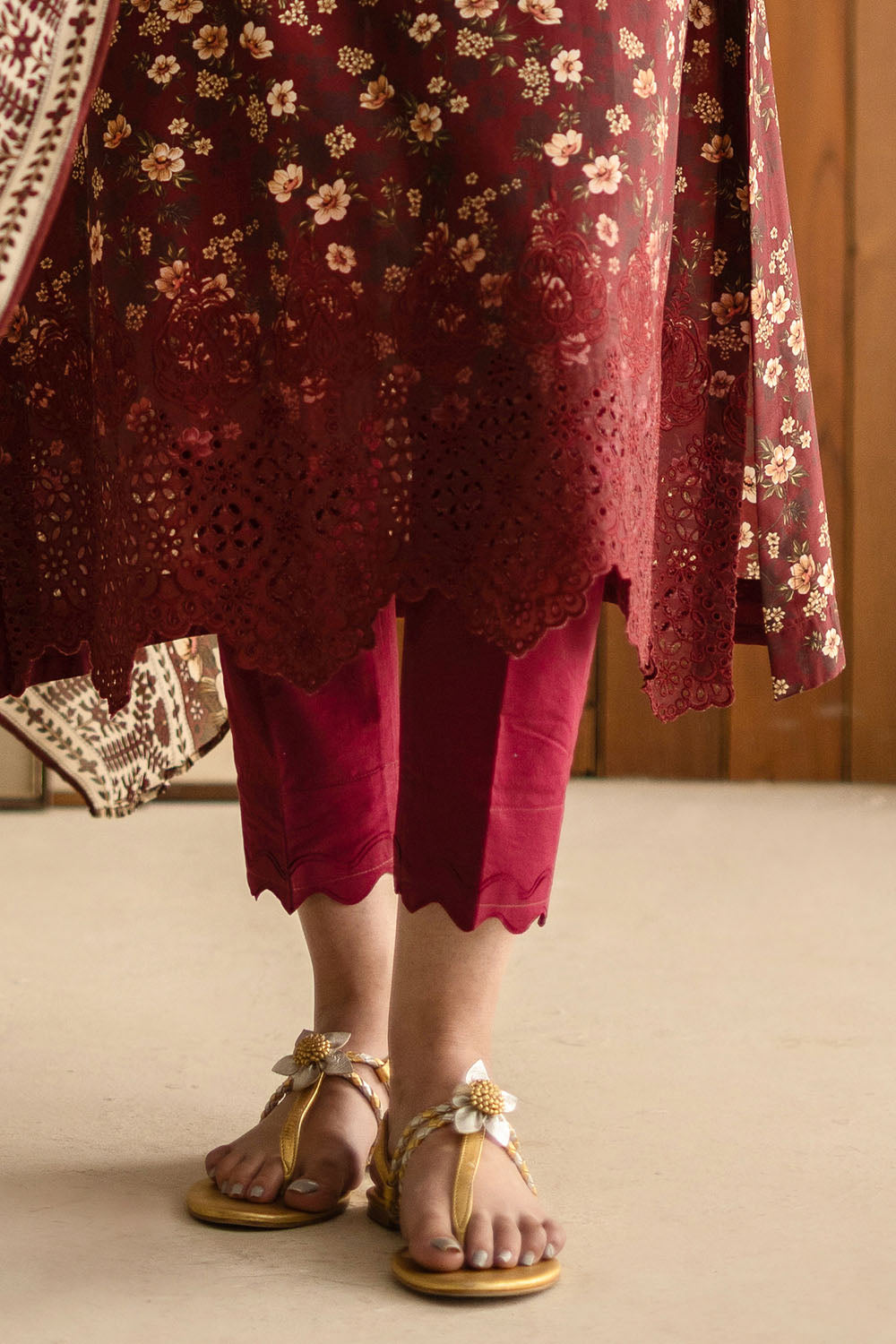 https://cdn.shopify.com/s/files/1/0706/3253/8159/files/Printed-Chiffon-Dupatta-Embroidered-Printed-Lawn-Shirt-Dyed-Trouser-Gulahmed-BM-62023-Bottom.jpg?v=1775028619