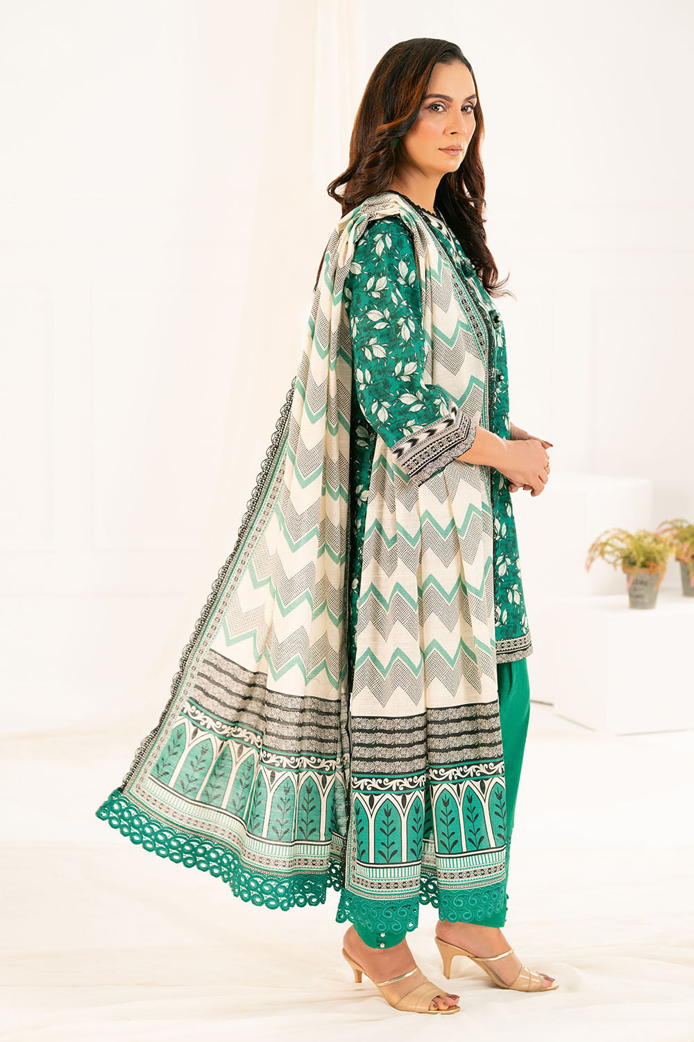 3 Piece Printed Khaddar Suit With Dupatta