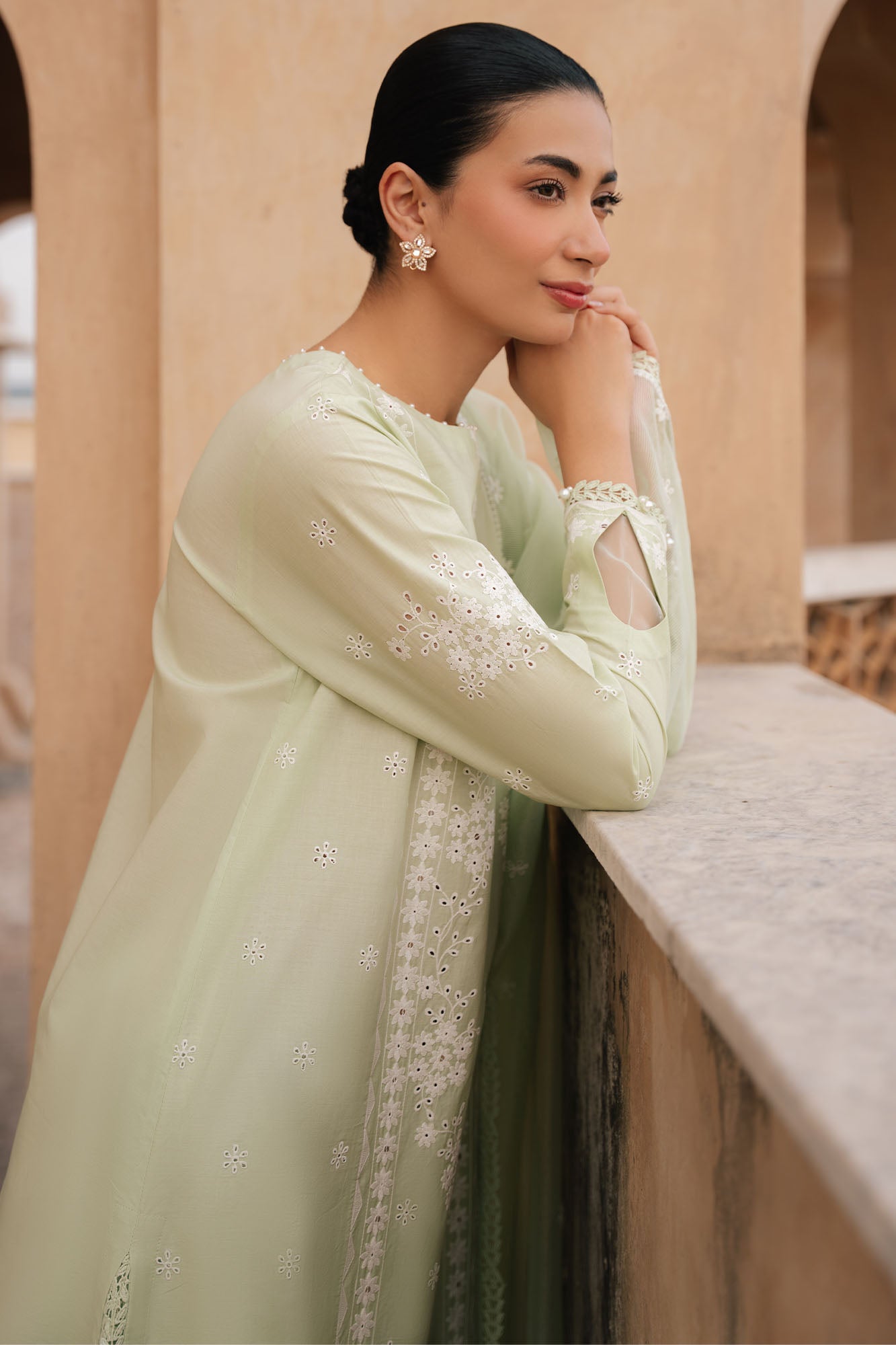 Lumiere Meadow-3Pc Embroidered Lawn Suit