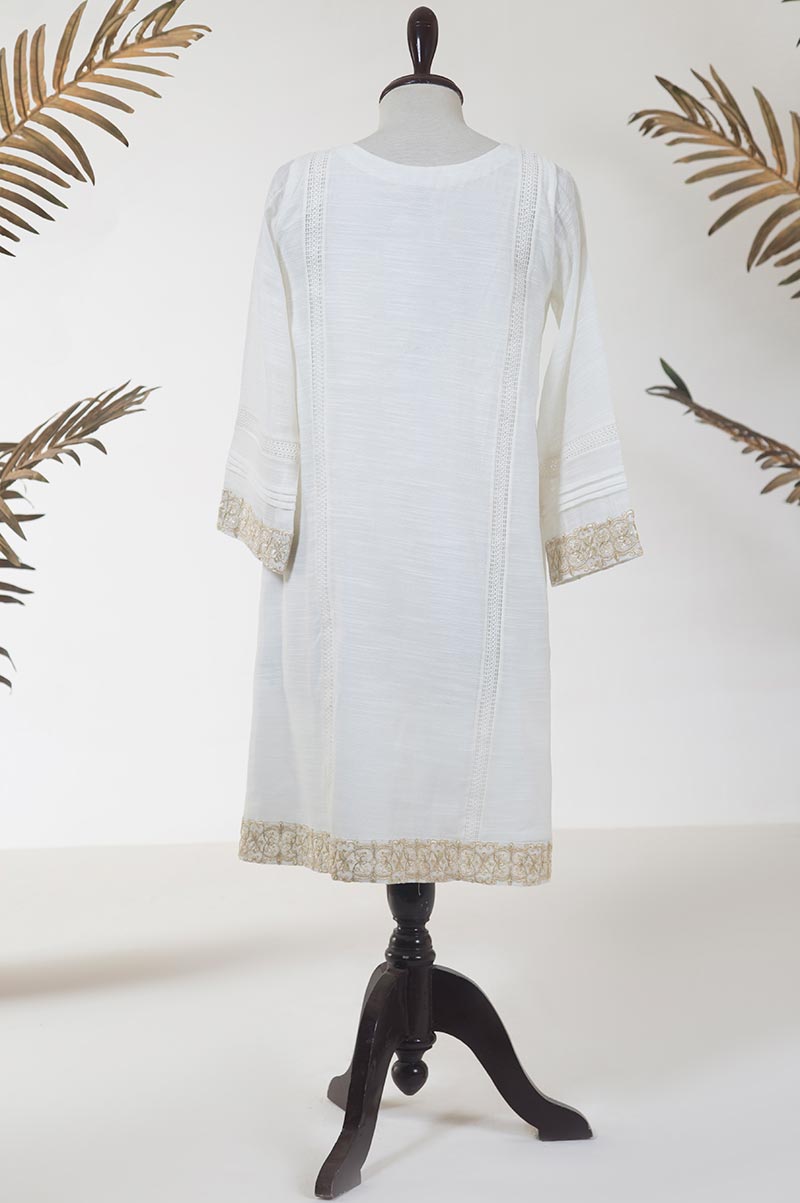 Da-1235 Off White Embroidered Kurta